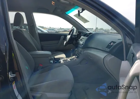 2010 Toyota Highlander Base V6 из США, поврежденный, VIN 5TDBK3EH2AS030487